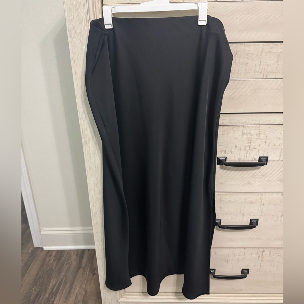 Elegant Black Women's Skirt